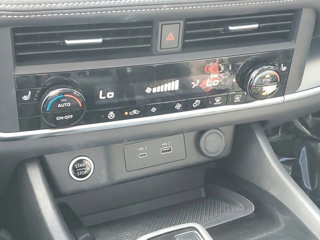 Used 2023 Nissan Rogue SV w/ SV Premium B Package image 25