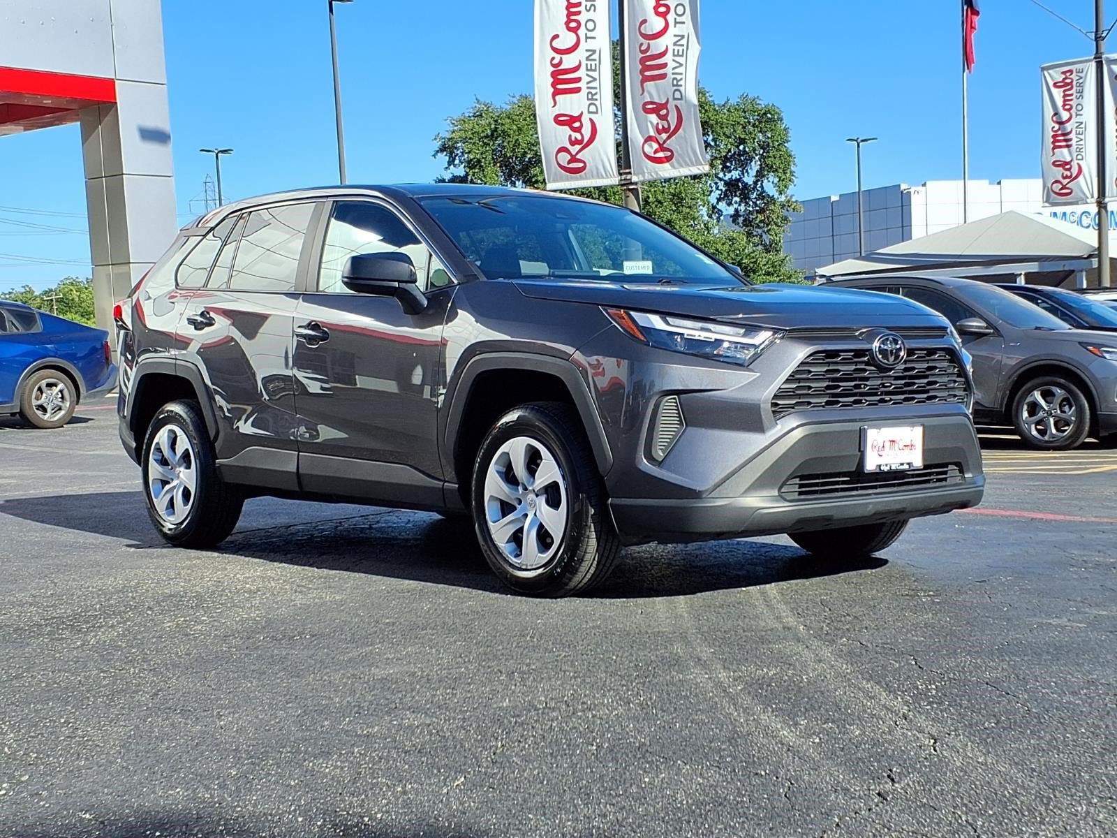 Used 2025 Toyota RAV4 LE FWD image 4