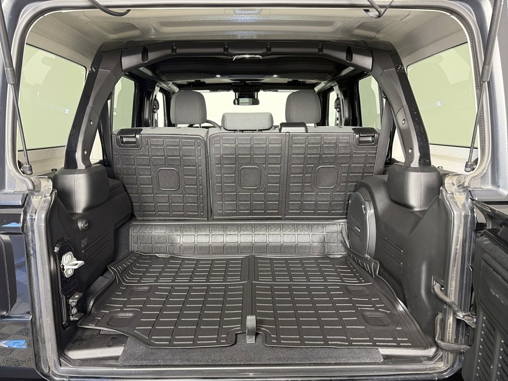 Used 2024 Jeep Wrangler Unlimited image 28