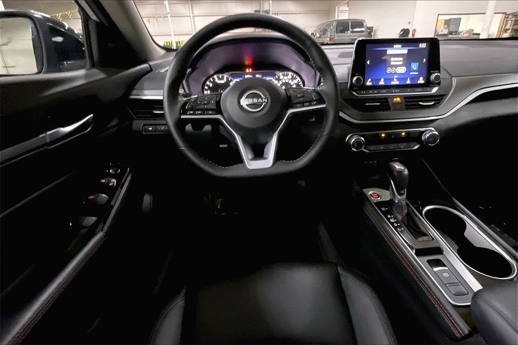 Used 2025 Nissan Altima 2.5 SR image 5