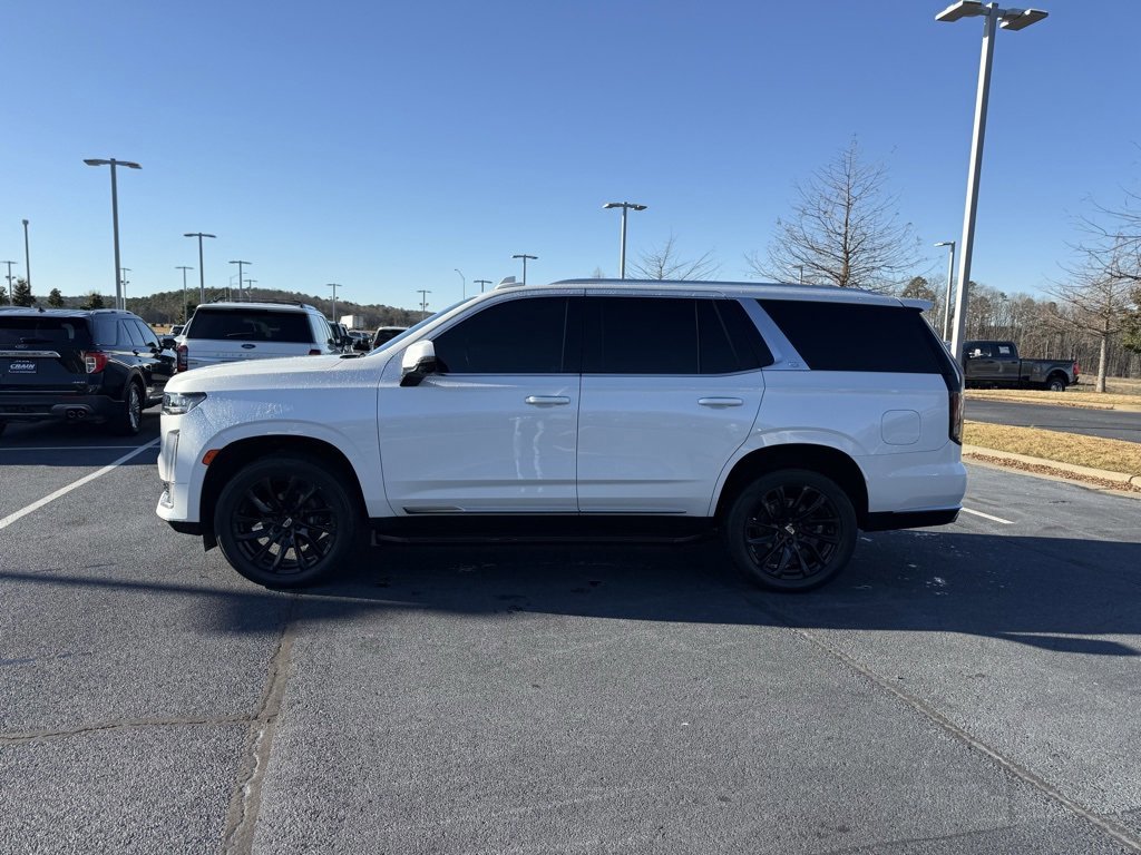 Used 2022 Cadillac Escalade Luxury image 2