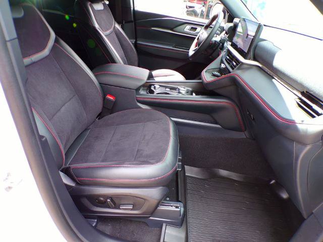 Certified 2025 Ford Explorer ST AWD/4WD image 11