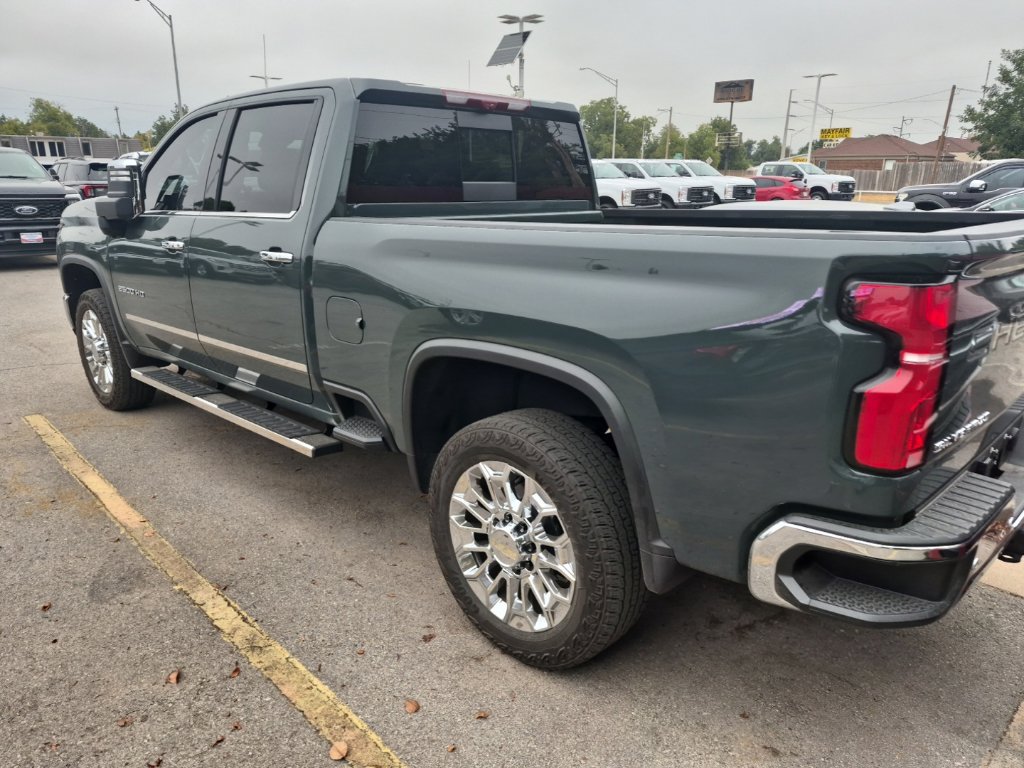 Used 2026 Chevrolet Silverado 2500 LTZ w/ LTZ Premium Package AWD/4WD image 15