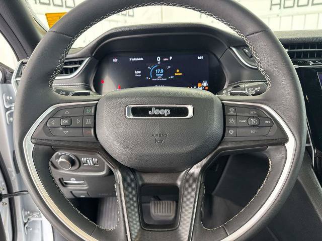 Used 2025 Jeep Grand Cherokee Altitude AWD/4WD image 26