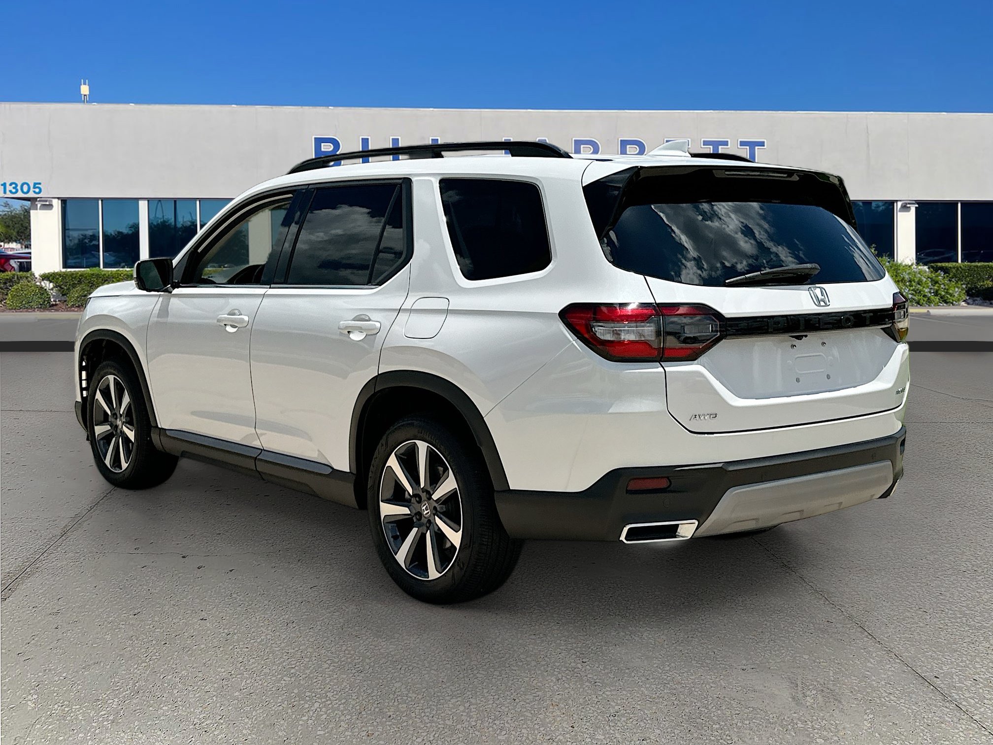 Used 2025 Honda Pilot Elite image 5