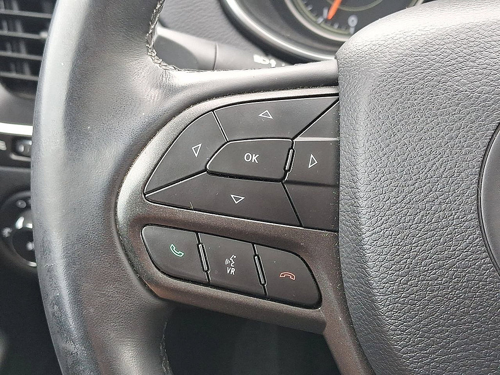 Used 2020 Jeep Cherokee Trailhawk AWD/4WD image 17