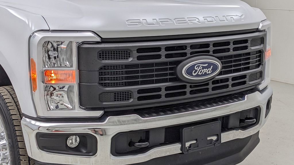 Certified 2023 Ford F250 XL w/ XL Chrome Package image 40