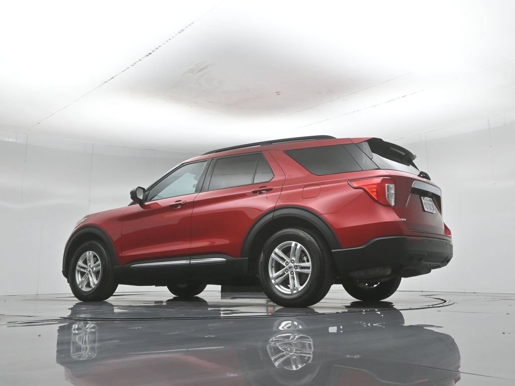 Certified 2023 Ford Explorer XLT RWD image 52