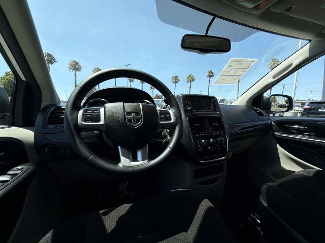 Used 2017 Dodge Grand Caravan SE w/ Power Window Group FWD image 17