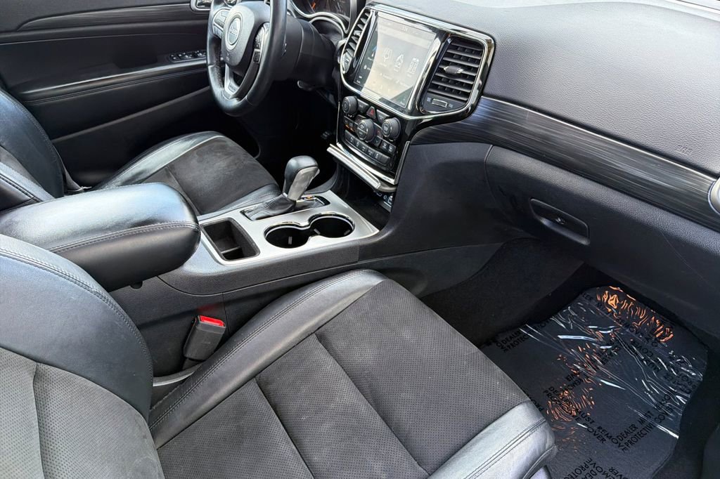 Used 2019 Jeep Grand Cherokee Altitude AWD/4WD image 12