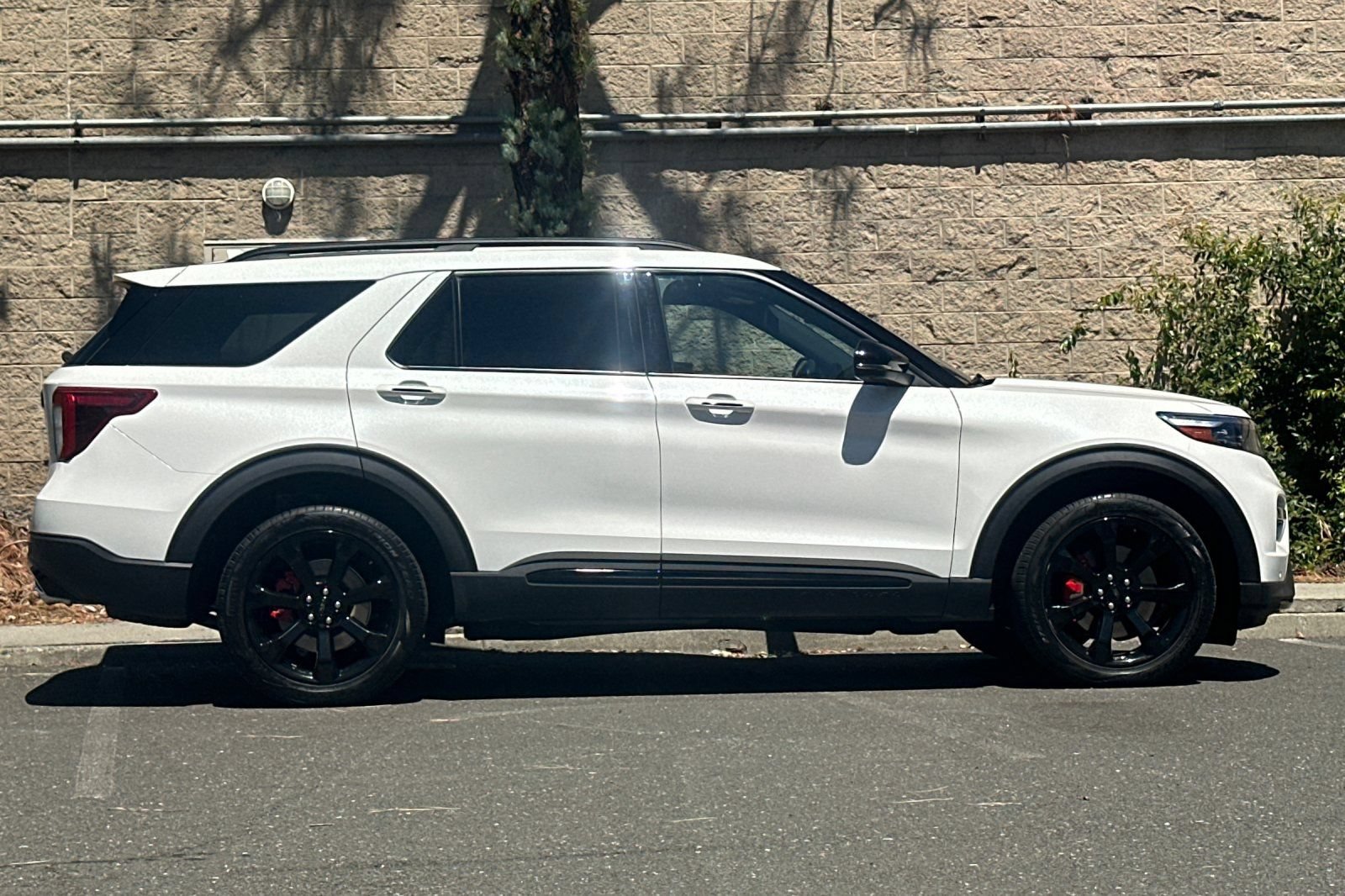 Certified 2023 Ford Explorer ST w/ Equipment Group 401A AWD/4WD image 2