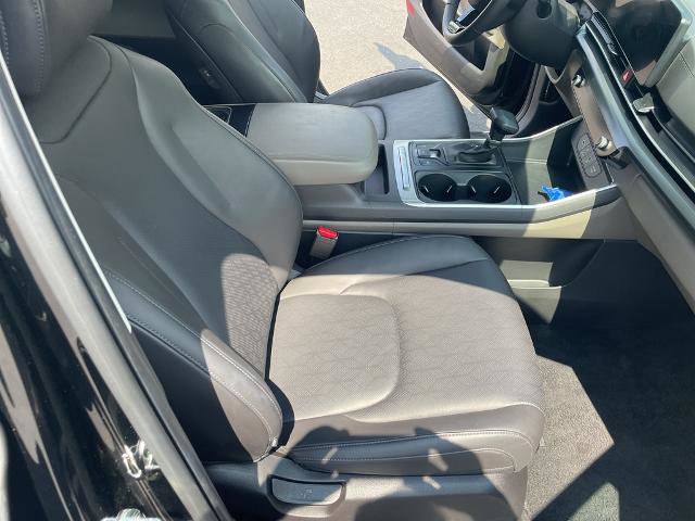 Used 2026 Kia Carnival FWD image 11