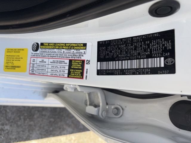 Used 2025 Toyota Camry SE FWD image 11
