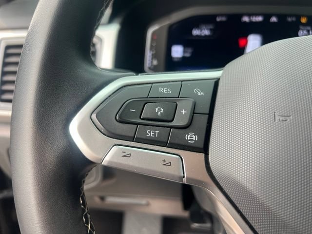 Used 2022 Volkswagen Atlas Cross Sport SE w/ Black Wheel Package AWD/4WD image 9