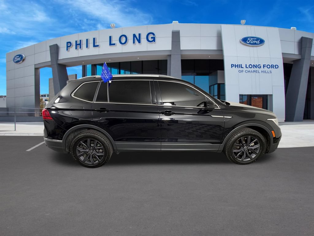 Used 2022 Volkswagen Tiguan SE w/ Panoramic Sunroof Package AWD/4WD image 6