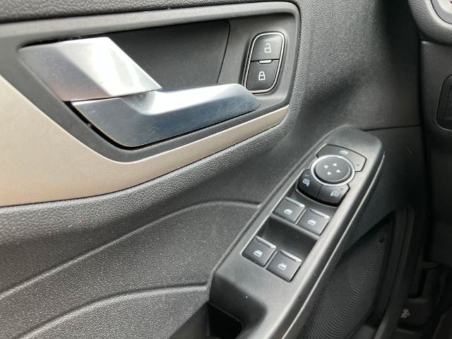 Certified 2022 Ford Escape SEL AWD/4WD image 37
