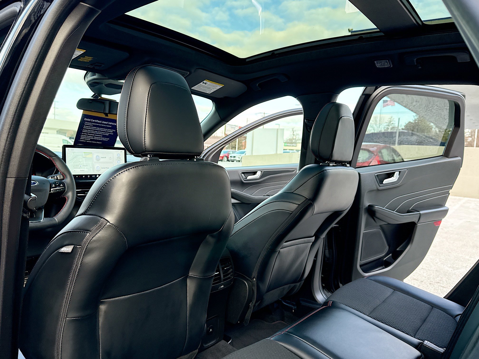 Certified 2023 Ford Escape ST-Line w/ Tech Pack #1 image 9