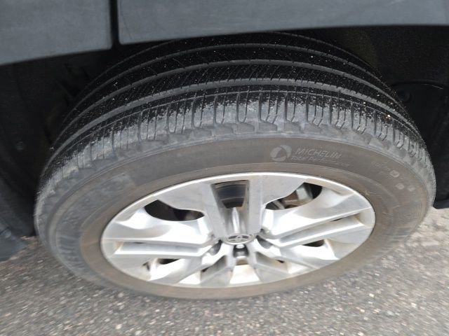 Used 2023 Toyota RAV4 XLE Premium image 8