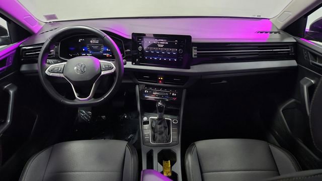 Used 2025 Volkswagen Jetta SE image 17