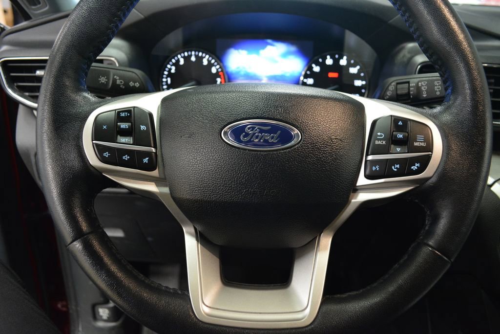Certified 2023 Ford Explorer XLT w/ Equipment Group 202A AWD/4WD image 19