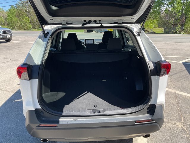 Used 2023 Toyota RAV4 XLE AWD/4WD image 31