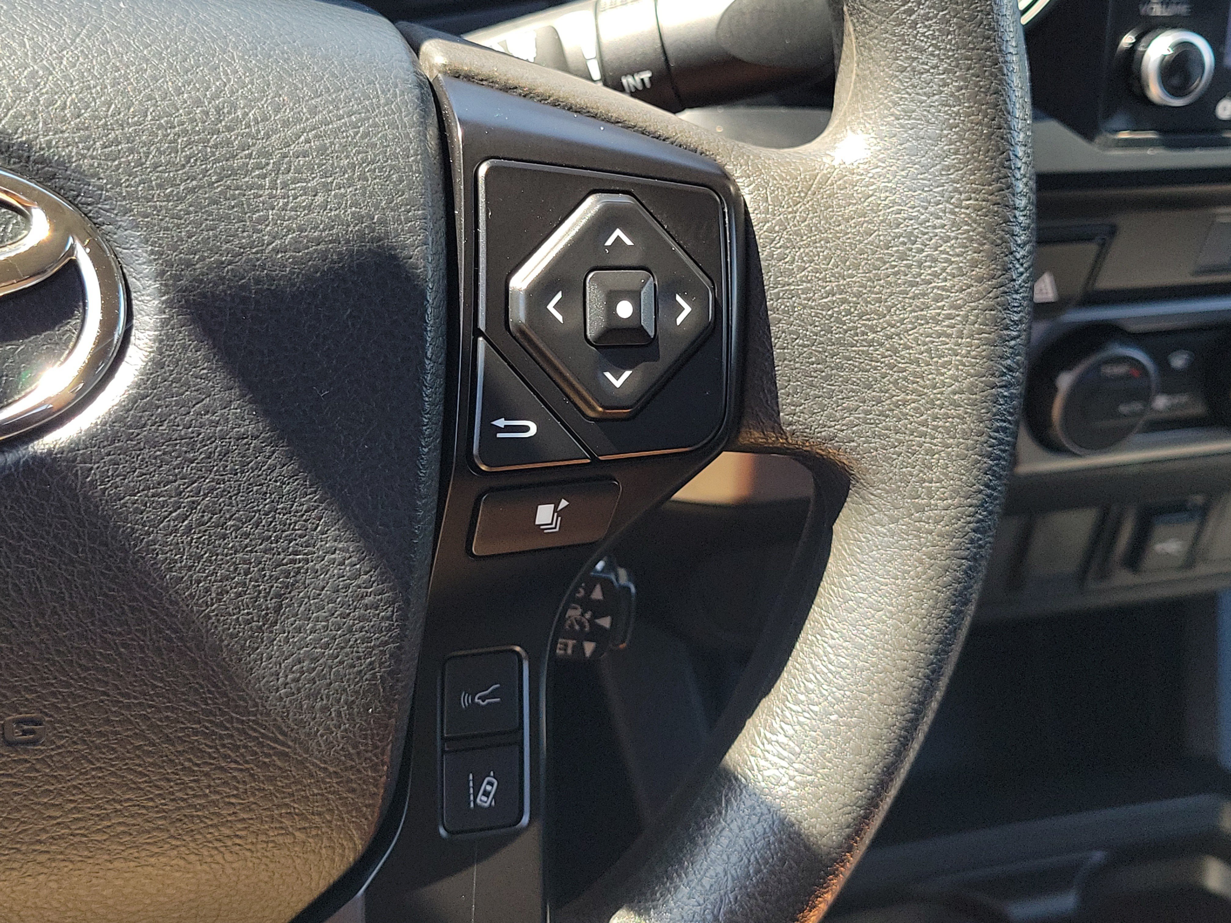 Used 2023 Toyota Tacoma SR AWD/4WD image 23