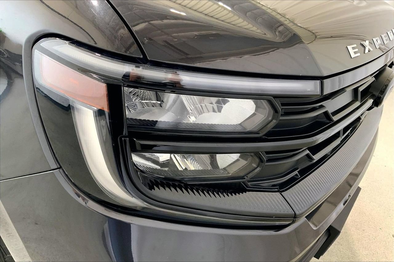 Certified 2025 Ford Expedition Active AWD/4WD image 28