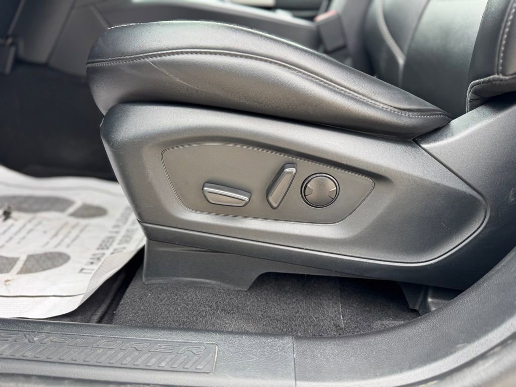 Certified 2023 Ford Explorer XLT w/ Equipment Group 202A image 13