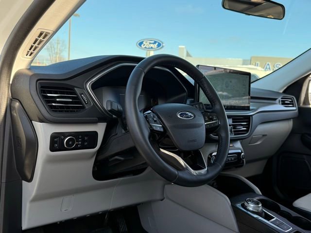 Certified 2025 Ford Escape SE image 14