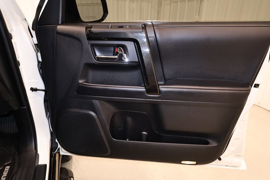 Used 2019 Toyota 4Runner Limited AWD/4WD image 23