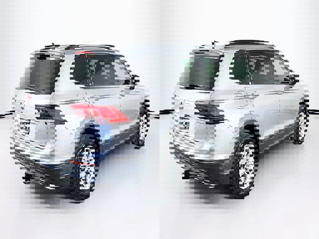 Used 2020 Volkswagen Tiguan S image 5