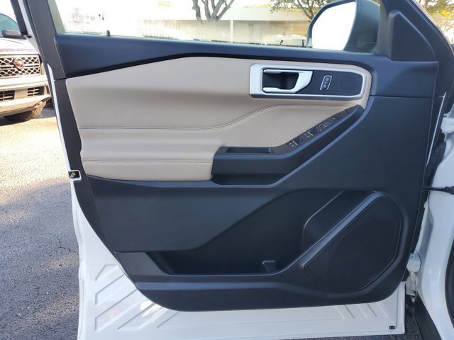 Certified 2020 Ford Explorer XLT w/ Equipment Group 202A image 17