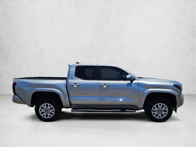 Used 2025 Toyota Tacoma SR5 AWD/4WD image 4