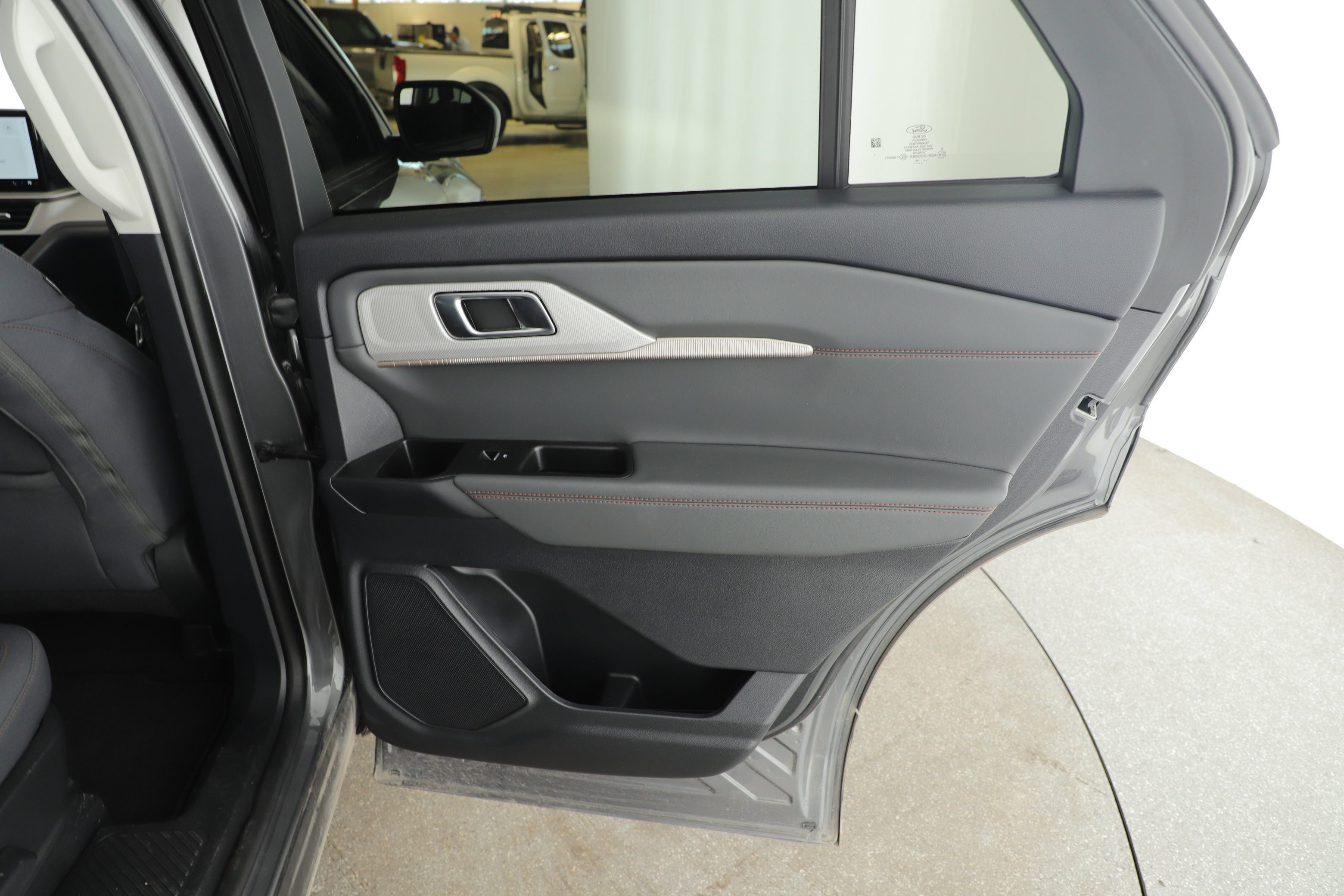 Certified 2025 Ford Explorer Active image 2