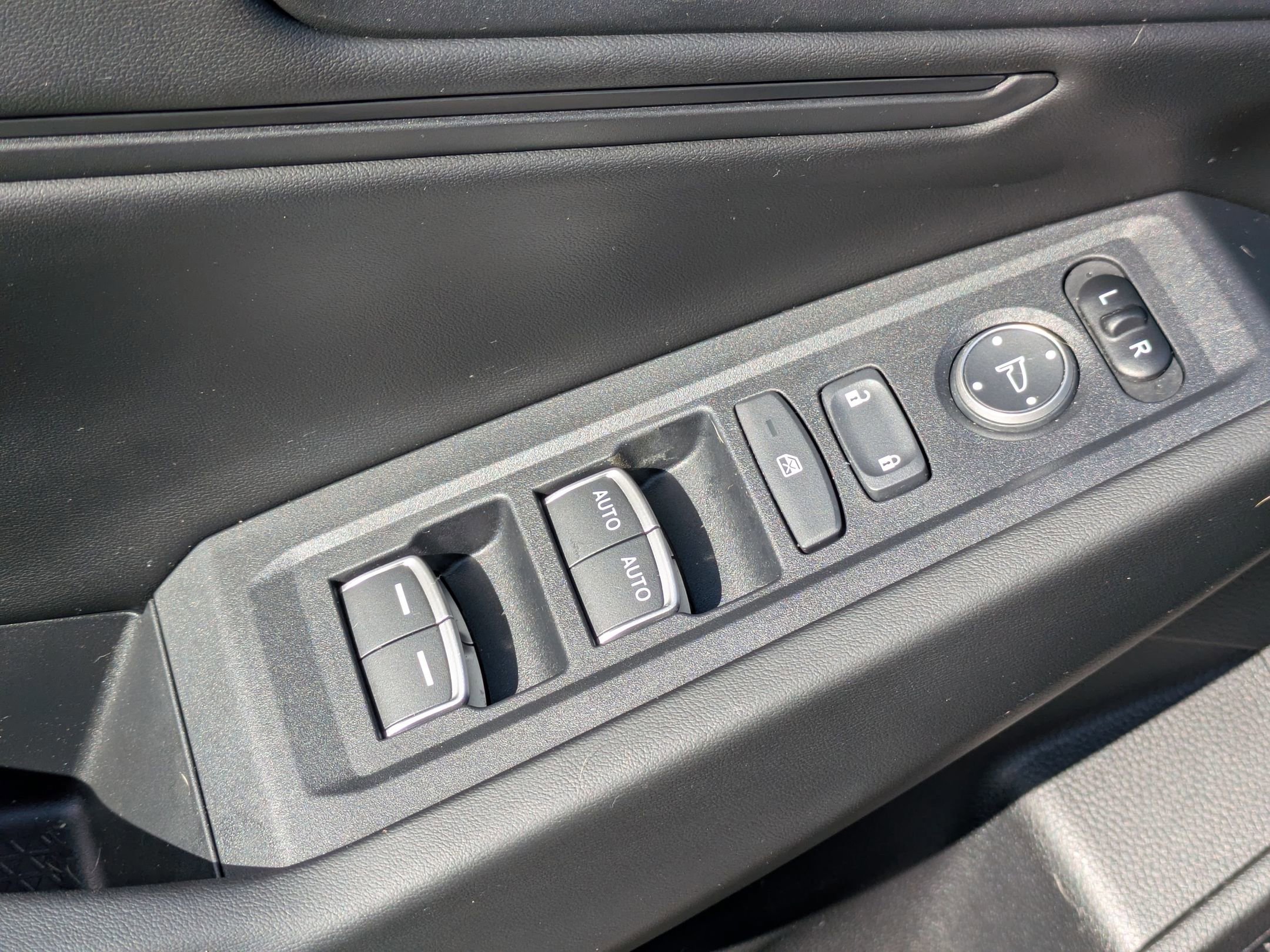 Used 2024 Honda Accord EX image 11