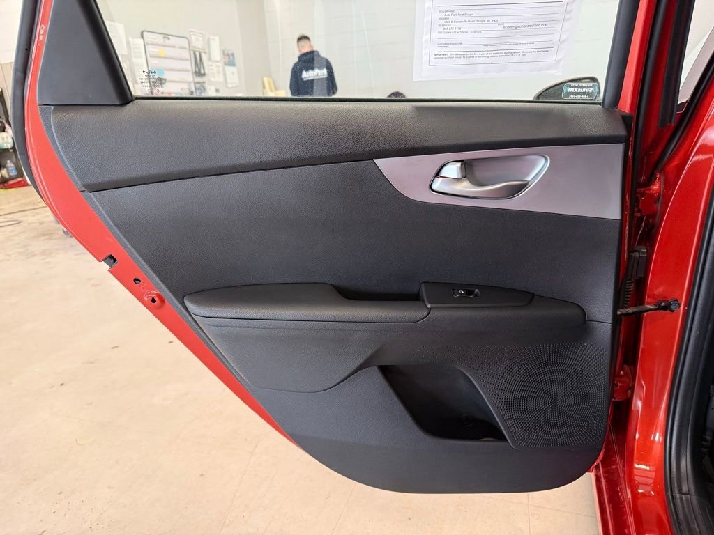 Used 2022 Kia Forte LXS FWD image 25
