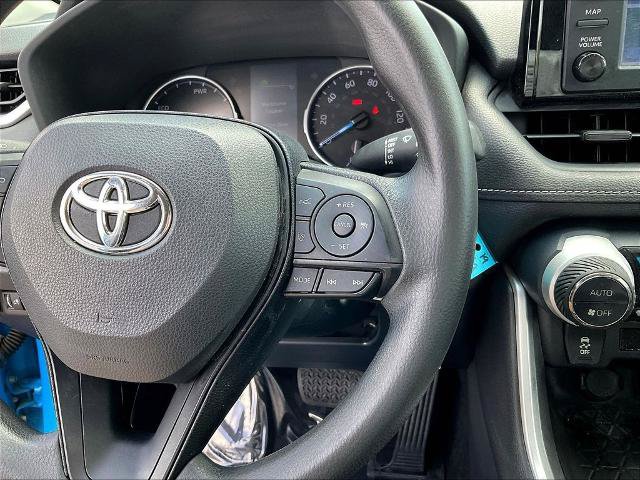 Used 2019 Toyota RAV4 LE w/ Carpet Mat Package AWD/4WD image 12