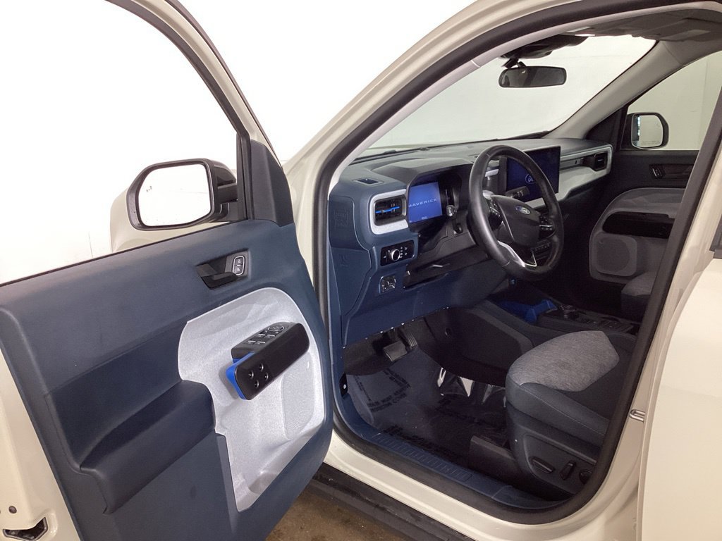 Certified 2025 Ford Maverick XLT w/ XLT Luxury Package AWD/4WD image 9