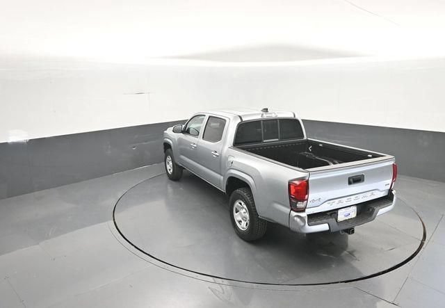 Used 2023 Toyota Tacoma SR AWD/4WD image 32