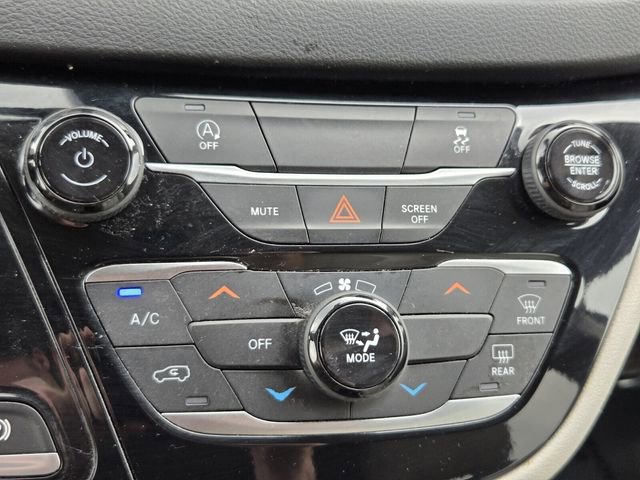 Used 2021 Chrysler Voyager Lxi FWD image 23