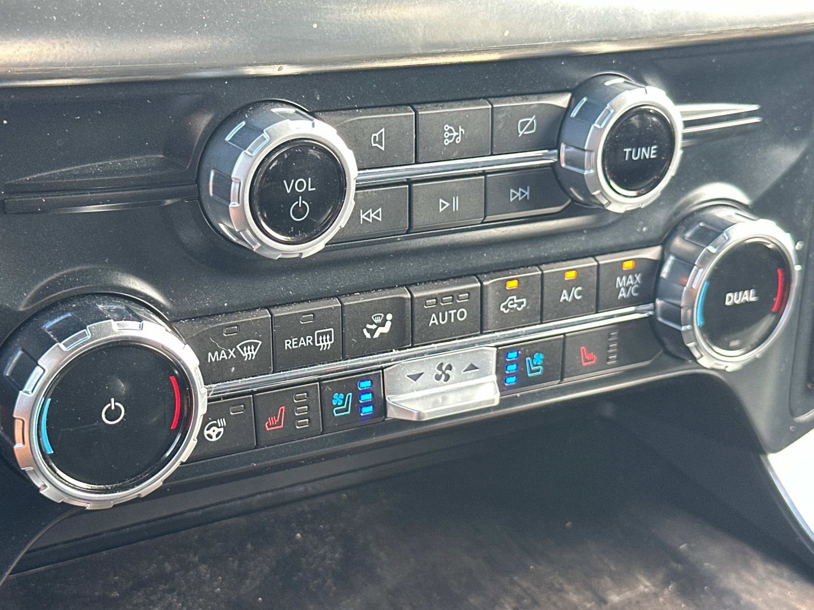 Certified 2023 Ford F150 Lariat w/ Equipment Group 502A High image 22