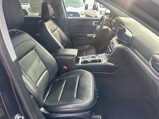 Certified 2022 Ford Explorer XLT w/ Equipment Group 202A image 15