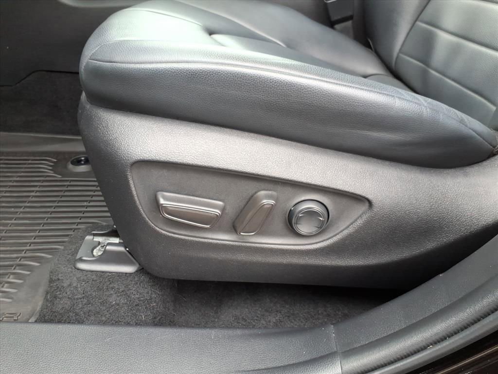 Used 2022 Toyota Highlander XLE image 10