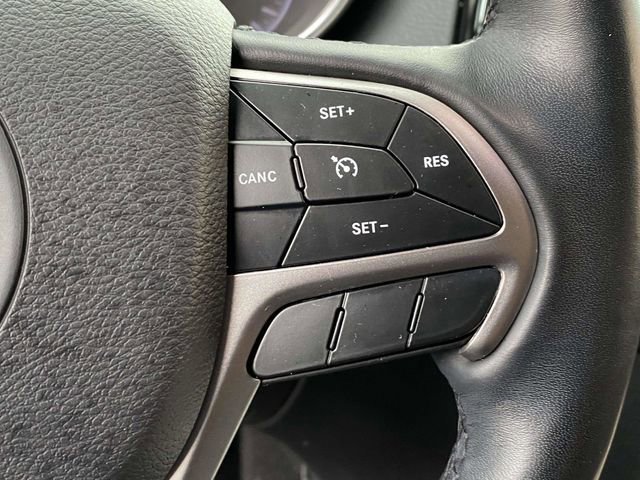 Used 2020 Jeep Grand Cherokee Altitude image 23