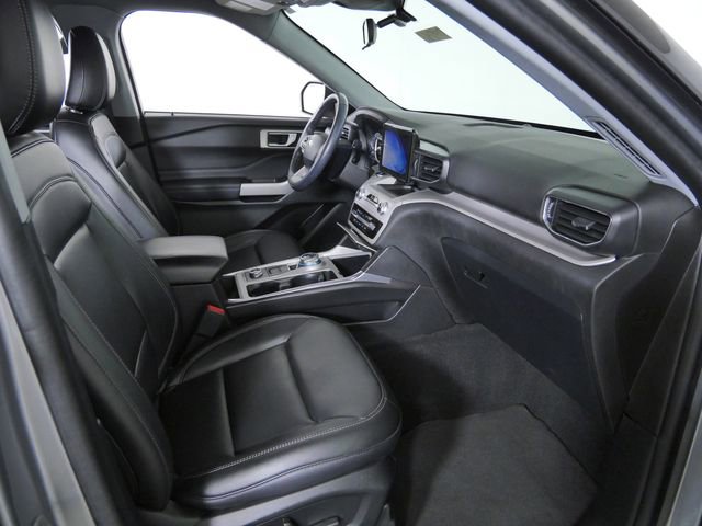 Certified 2024 Ford Explorer XLT w/ Equipment Group 202A AWD/4WD image 12