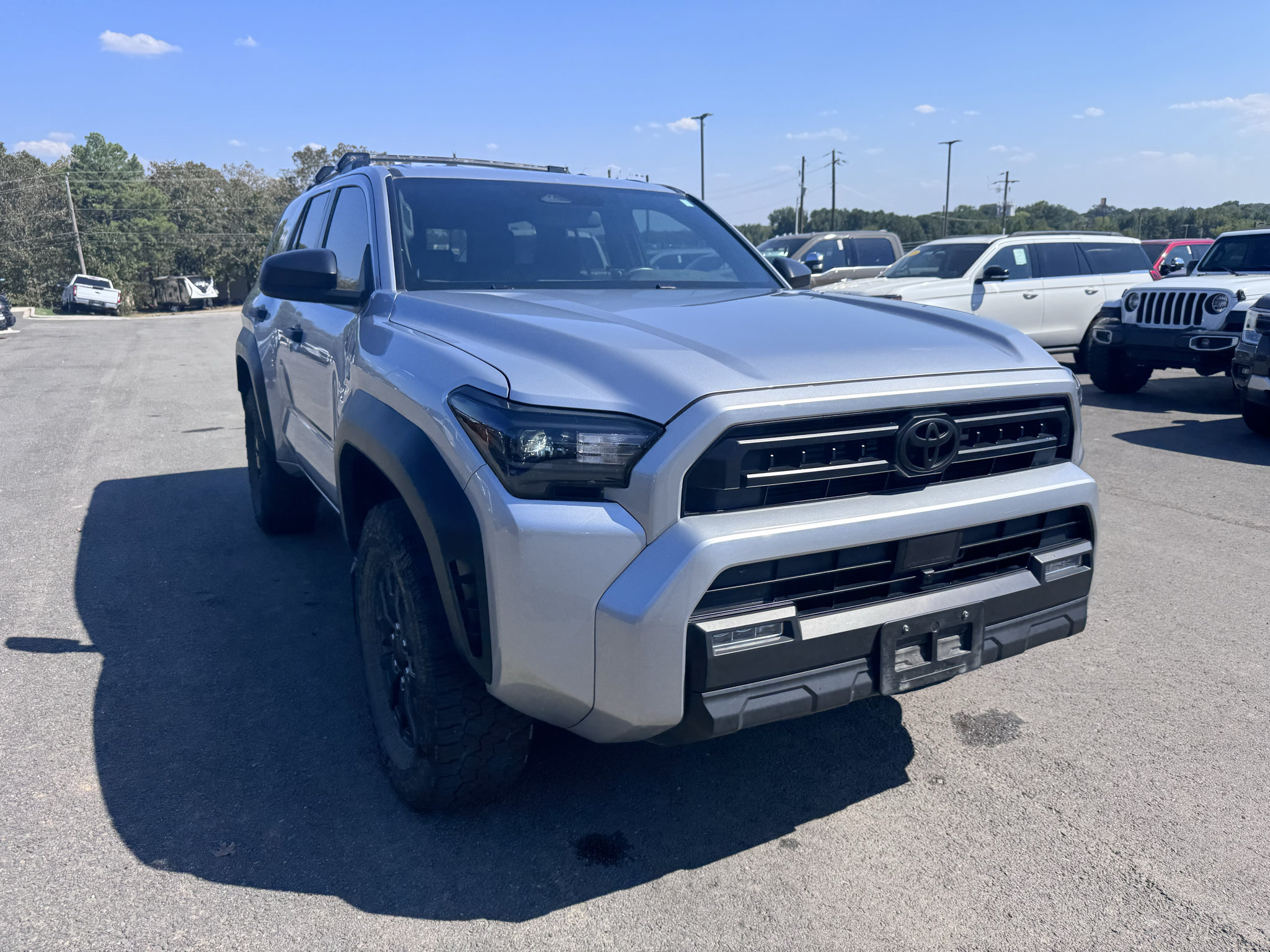 Used 2025 Toyota 4Runner SR5 AWD/4WD image 3