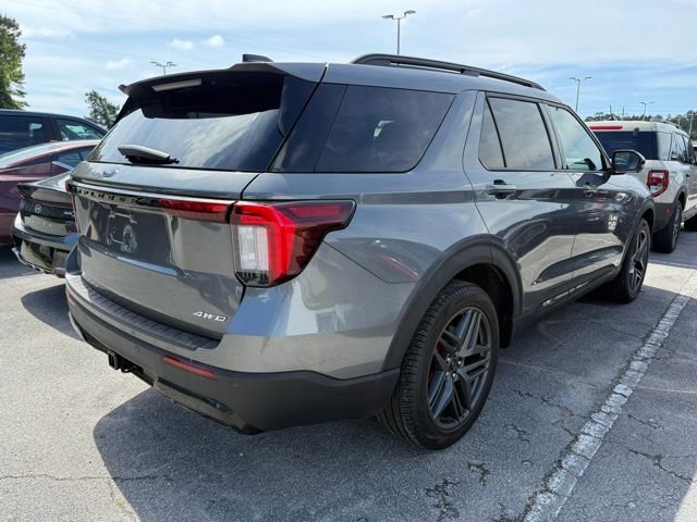 Certified 2025 Ford Explorer ST-Line w/ ST-Line Street Pack AWD/4WD image 3