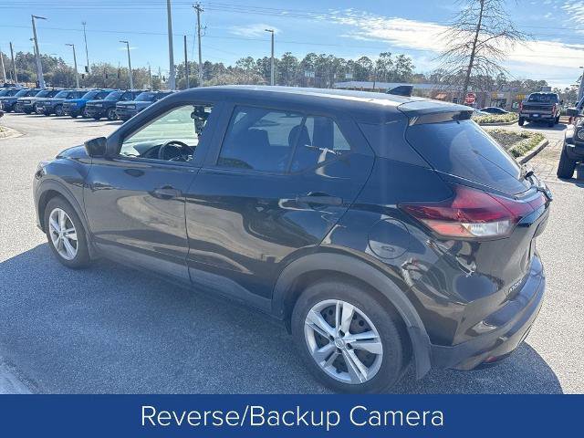 Used 2021 Nissan Kicks S image 3