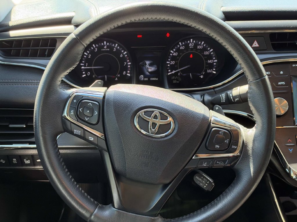 Used 2018 Toyota Avalon XLE Premium w/ Carpet Mat Package FWD image 12