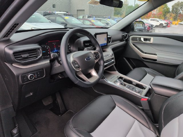 Certified 2023 Ford Explorer XLT w/ Equipment Group 202A AWD/4WD image 33